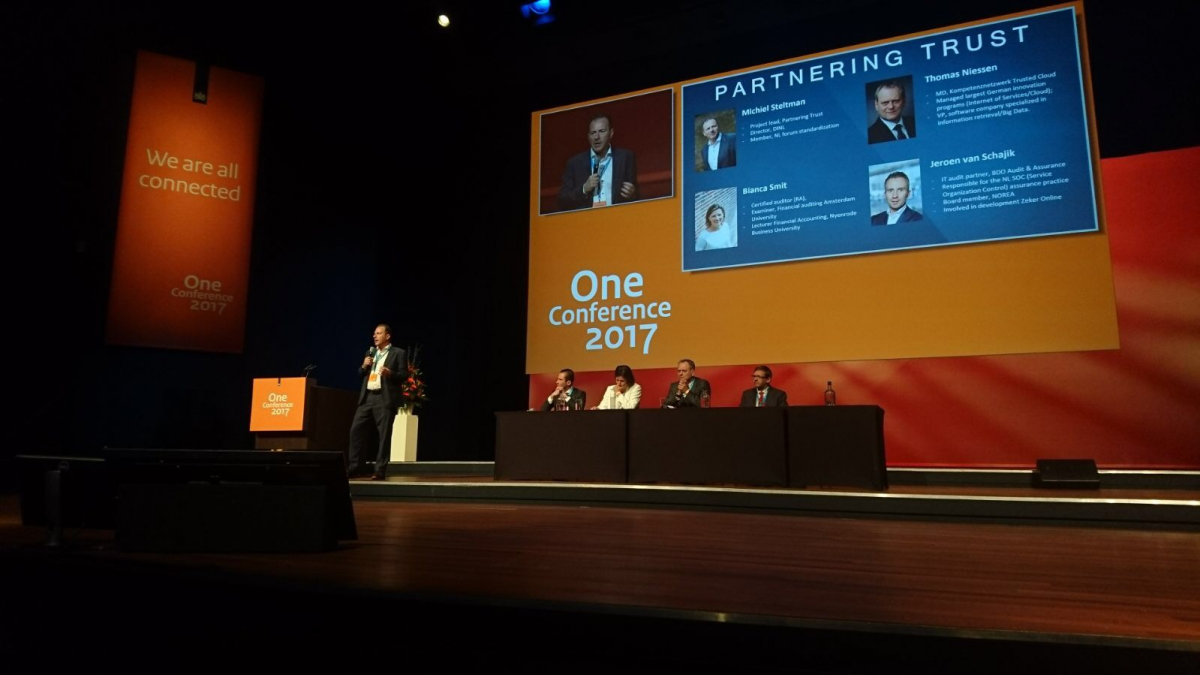 Thomas Niessen, Geschäftsführer des Kompetenznetzwerks Trusted Cloud e. V. auf der International One Conference 2017 in Den Haag.